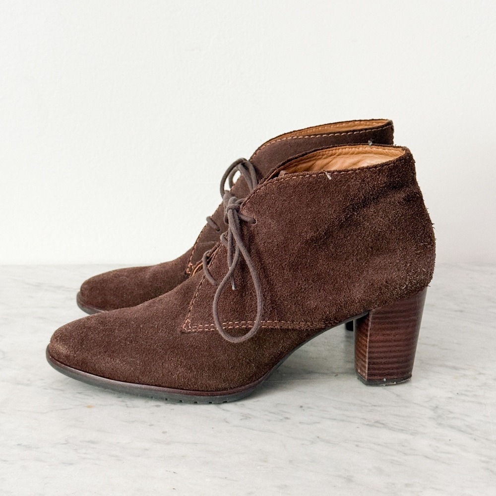 L.L. Bean Suede Lace Up Ankle Boots Block Heel Almond Toe Brown Booties 9